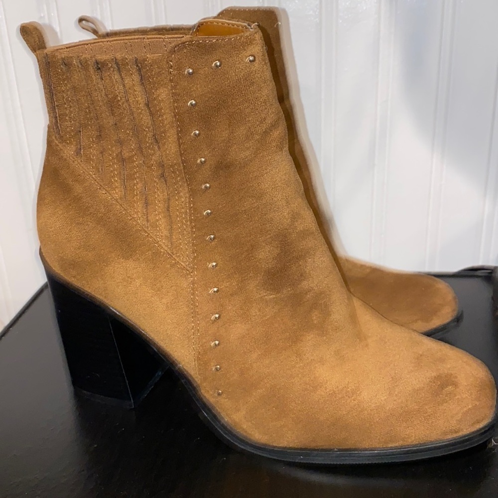 Forever 21 size 7 worn once brown booties
